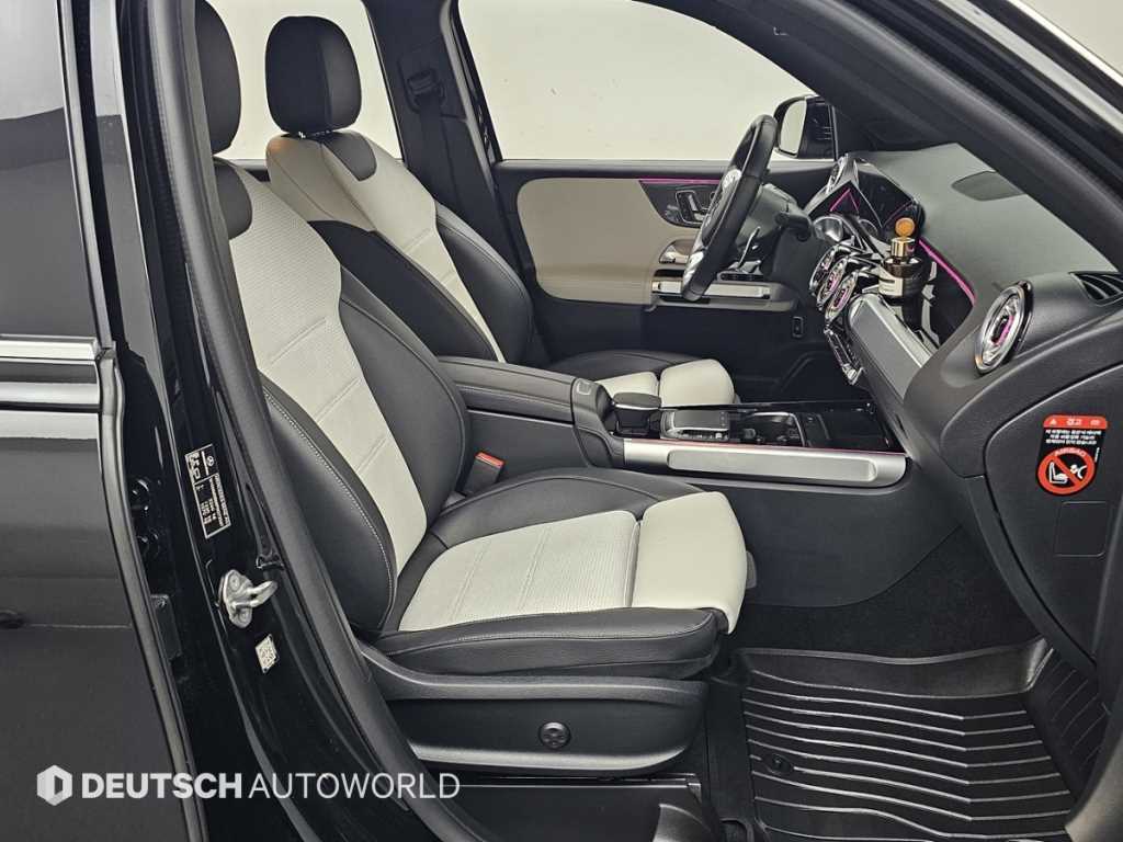 Mercedes-Benz GLB-Class — photo 10