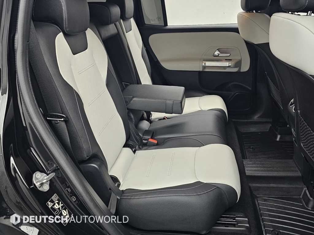 Mercedes-Benz GLB-Class — photo 12