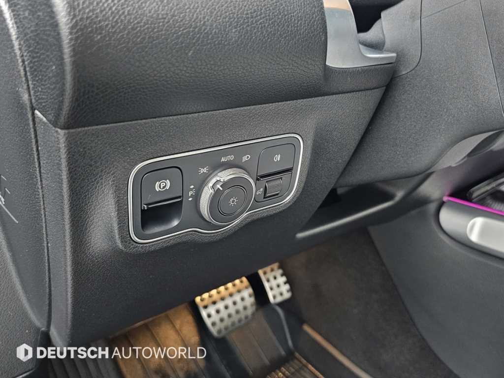 Mercedes-Benz GLB-Class — photo 16