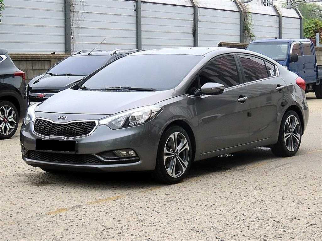 Kia K3 — photo 02