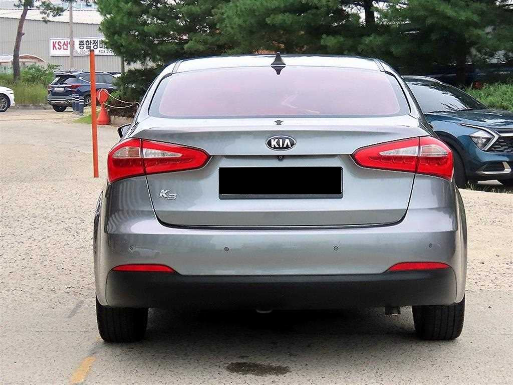 Kia K3 — photo 04