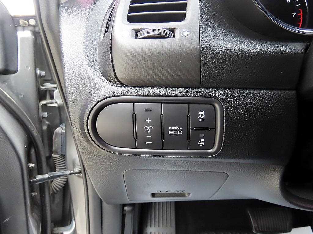 Kia K3 — photo 12