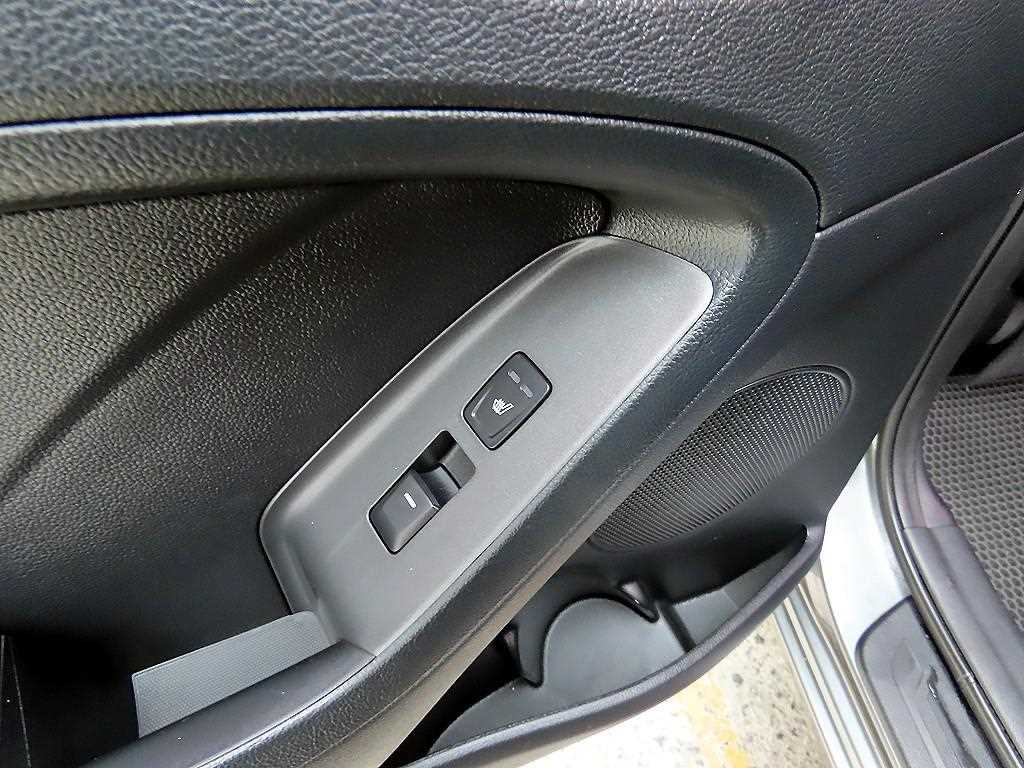 Kia K3 — photo 17