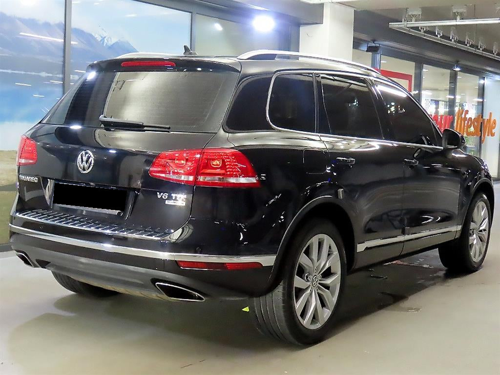 Volkswagen Touareg — photo 04