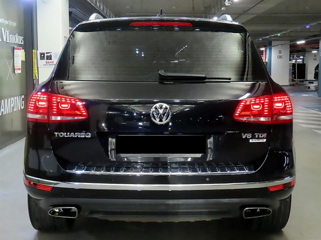 Volkswagen Touareg — photo 05