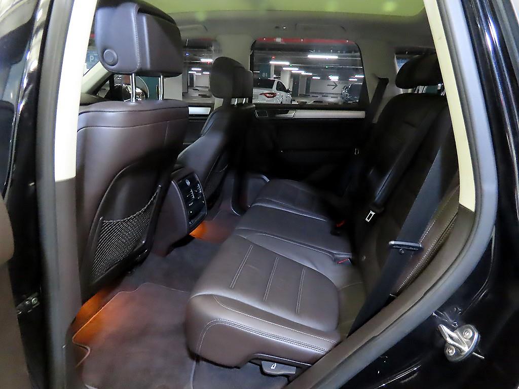 Volkswagen Touareg — photo 07