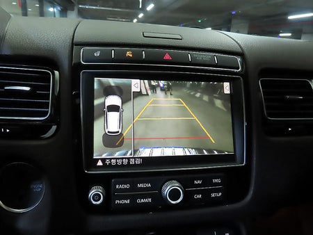 Volkswagen Touareg — photo 13