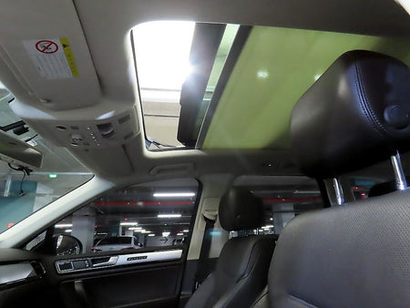 Volkswagen Touareg — photo 16