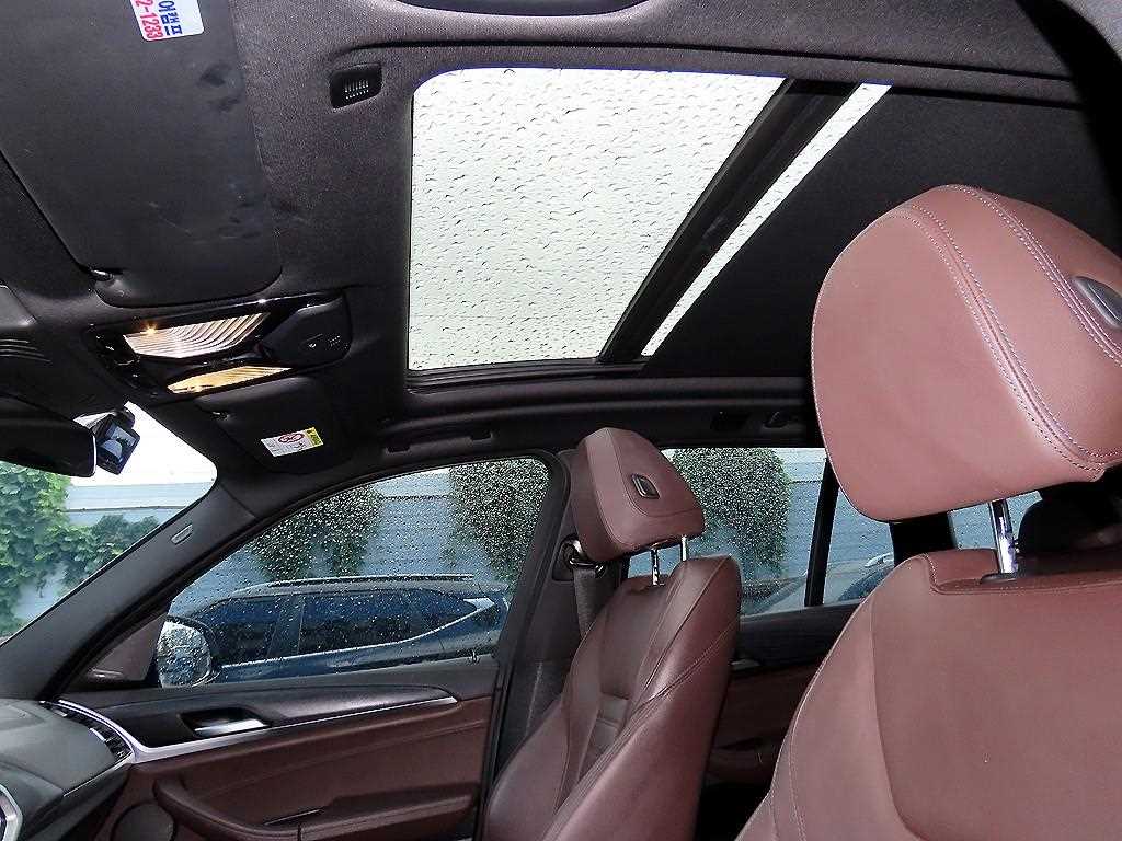 BMW iX3 — photo 16