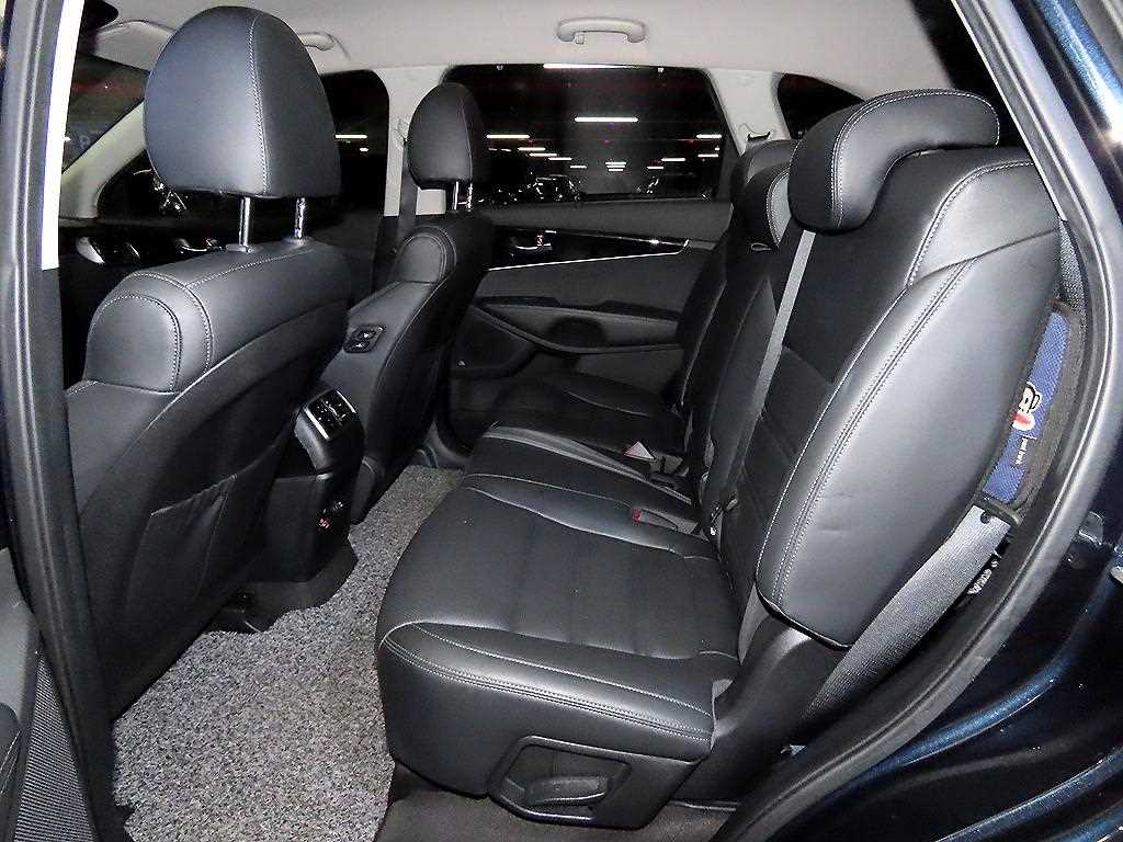 Kia Sorento — photo 07