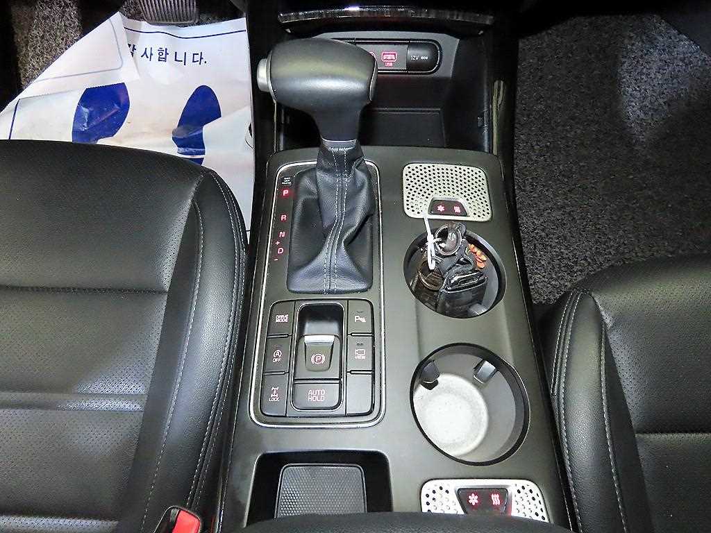 Kia Sorento — photo 12
