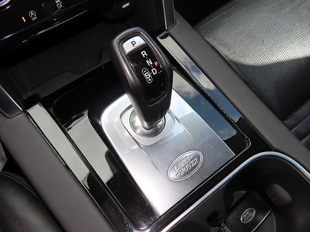 Land Rover Discovery Sport — photo 10