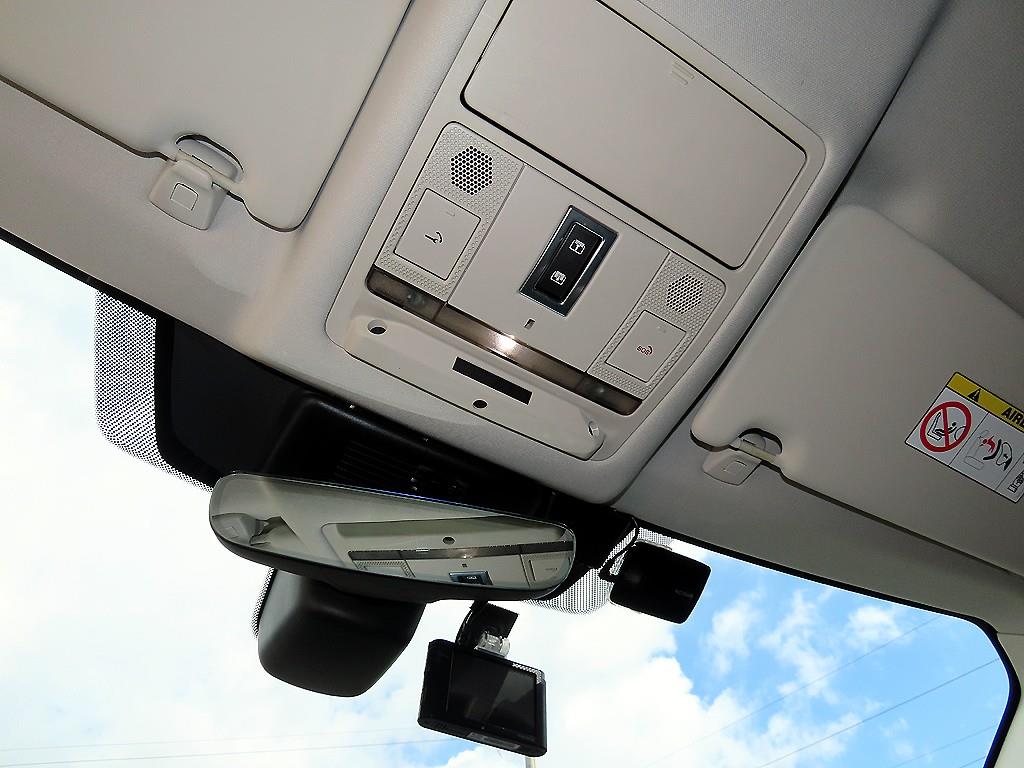 Land Rover Discovery Sport — photo 14