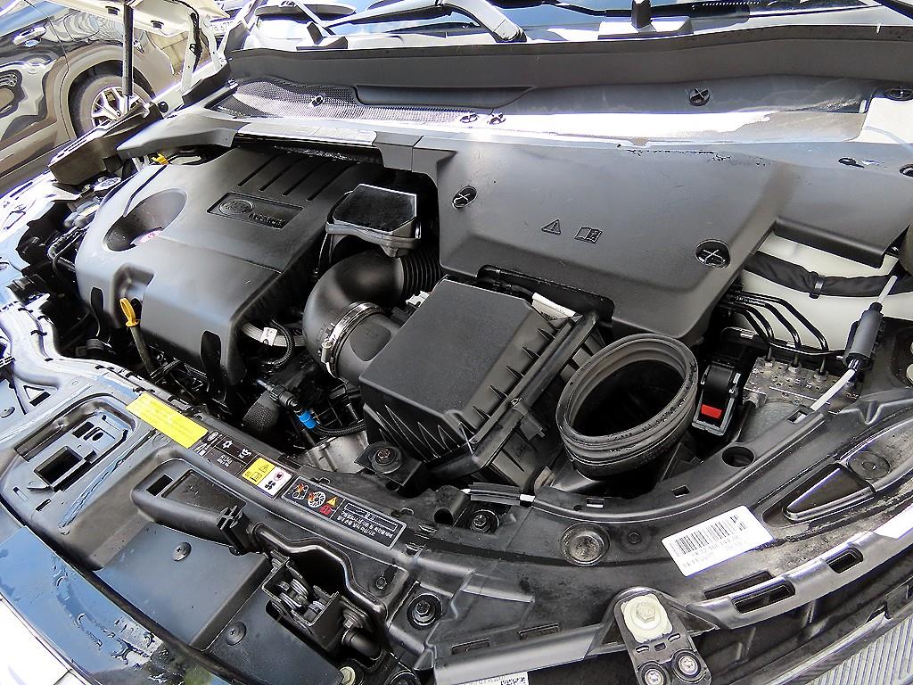 Land Rover Discovery Sport — photo 19