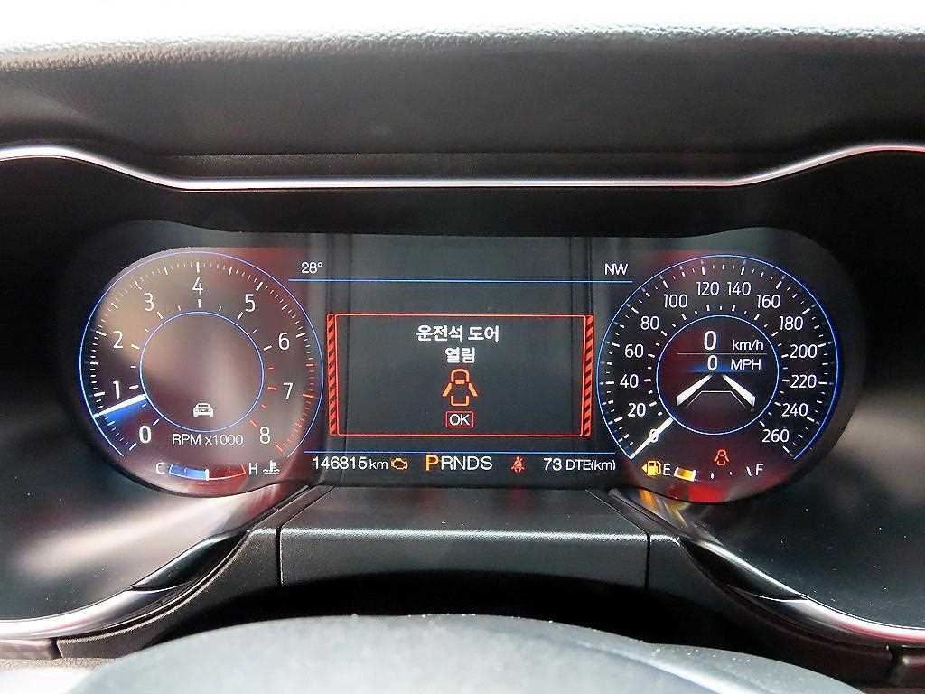 Ford Mustang — photo 09