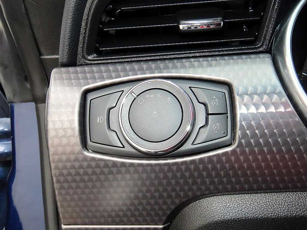 Ford Mustang — photo 12