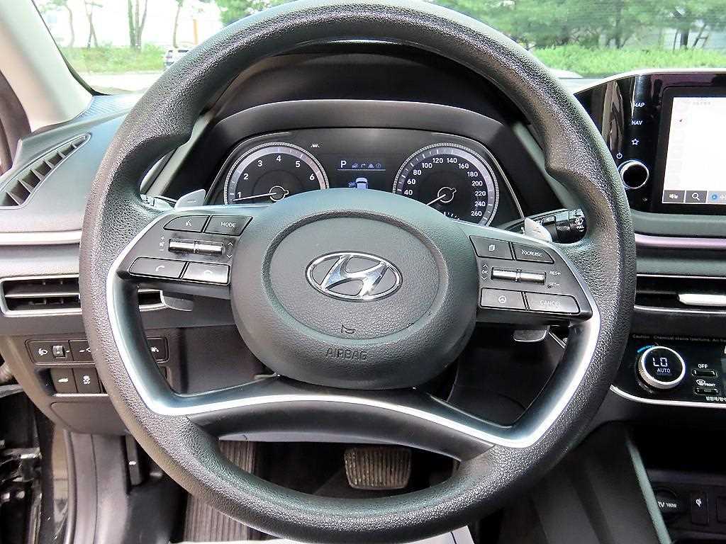 Hyundai Sonata — photo 08
