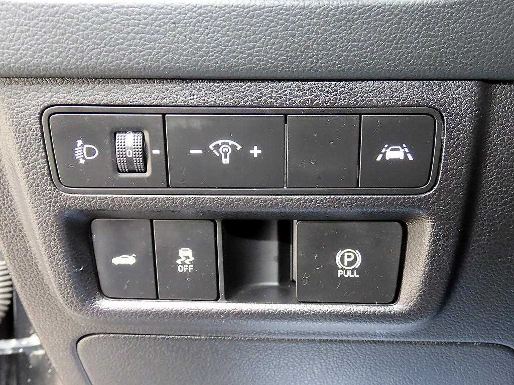 Hyundai Sonata — photo 12