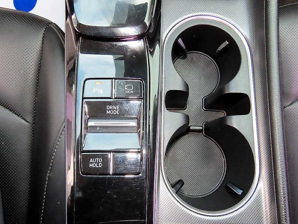 Hyundai Sonata — photo 13