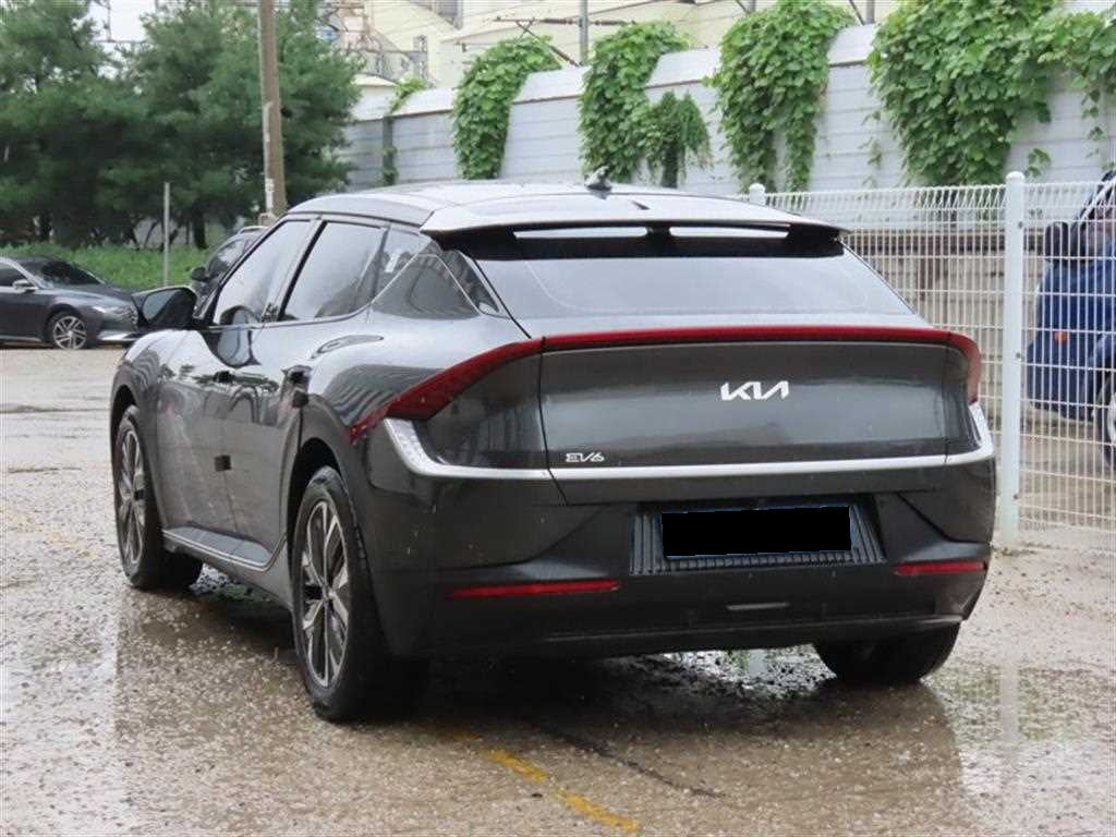 Kia EV6 — photo 03