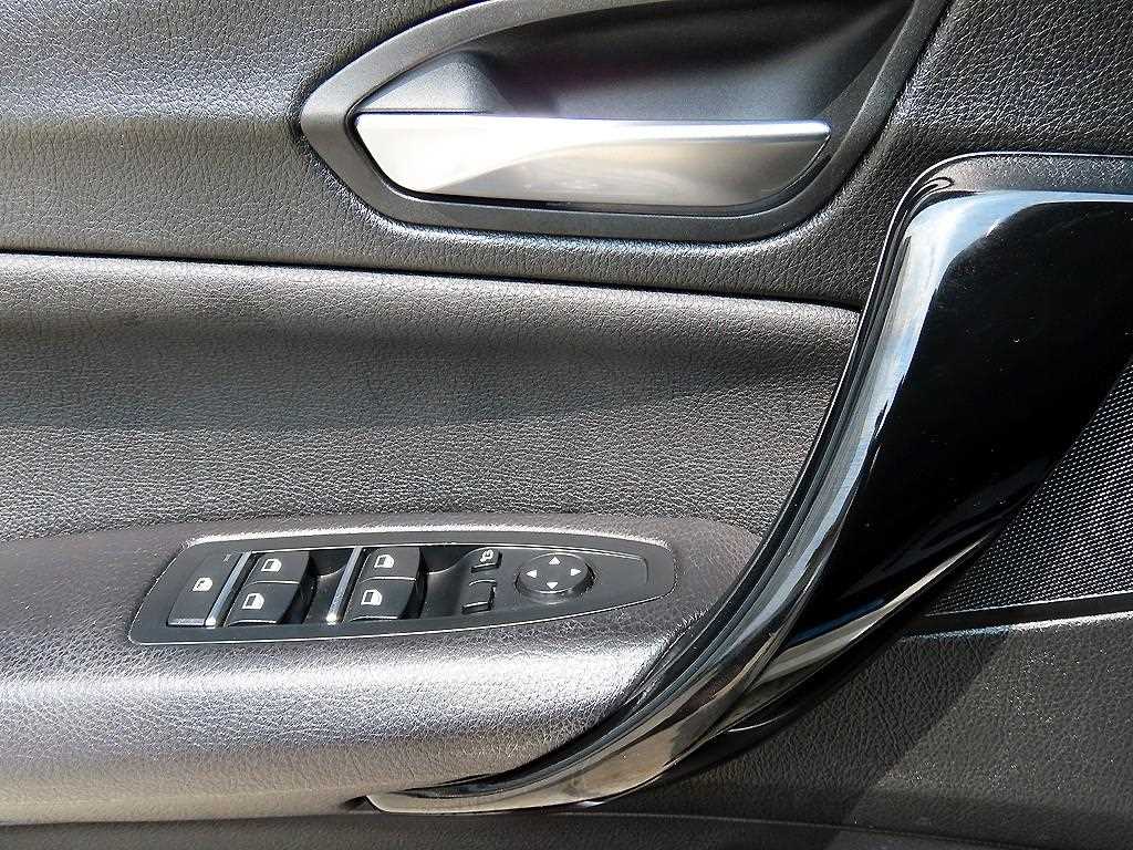 BMW 1-Series — photo 11