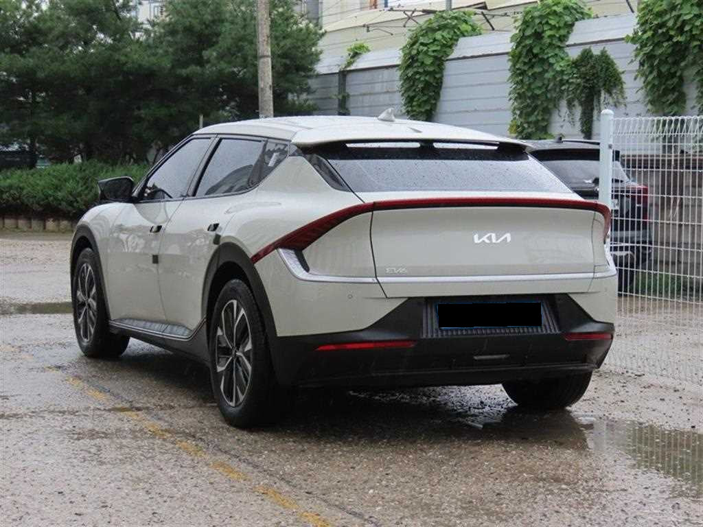 Kia EV6 — photo 03