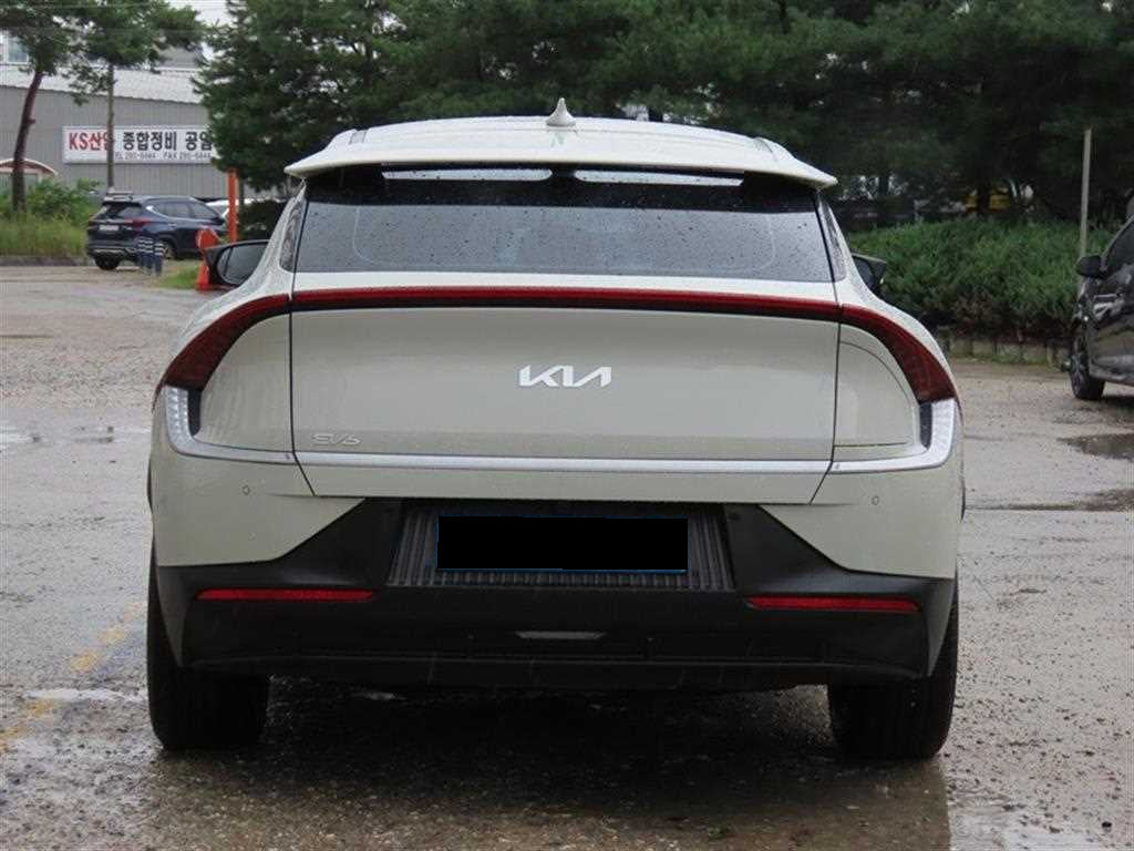 Kia EV6 — photo 04