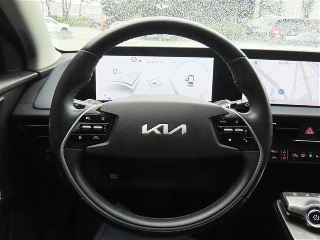 Kia EV6 — photo 11