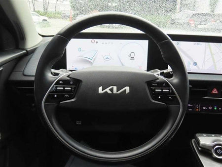 Kia EV6 — photo 11