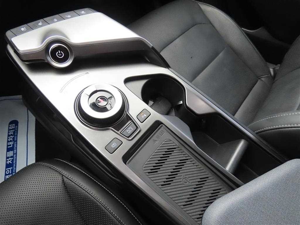Kia EV6 — photo 17