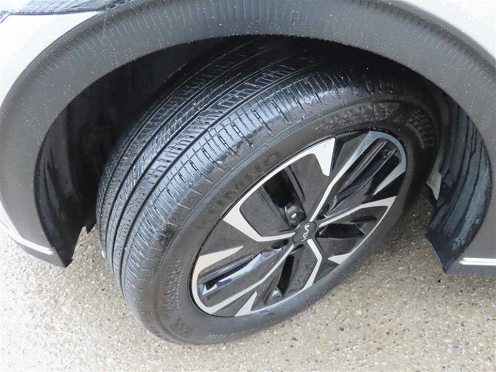 Kia EV6 — photo 19