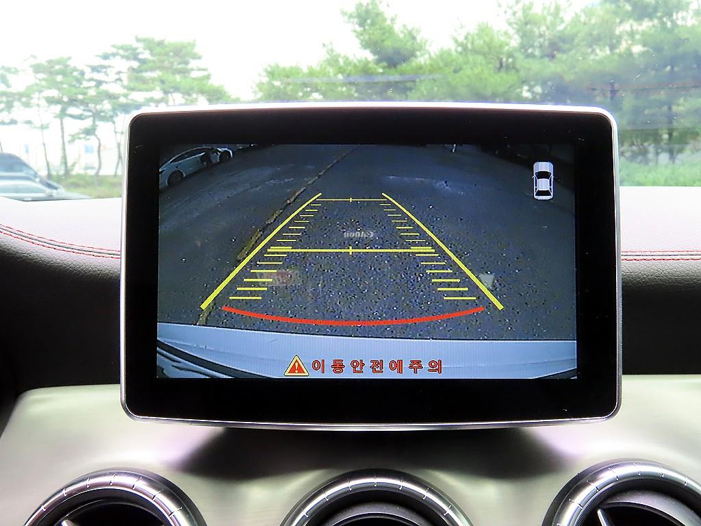 Mercedes-Benz CLA-Class — photo 14