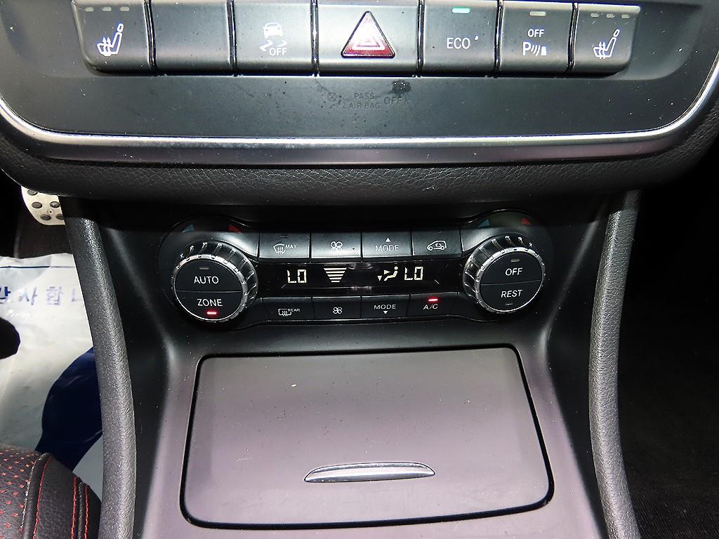 Mercedes-Benz CLA-Class — photo 15