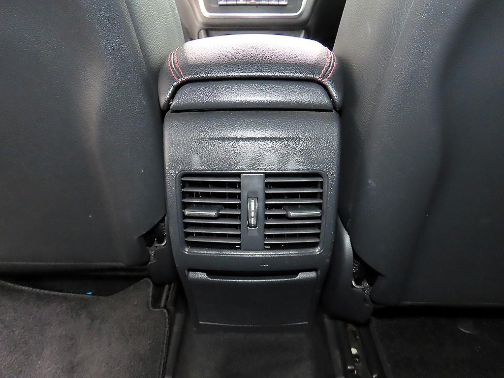 Mercedes-Benz CLA-Class — photo 17