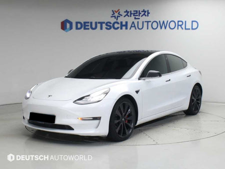 Tesla Model 3 — photo 01