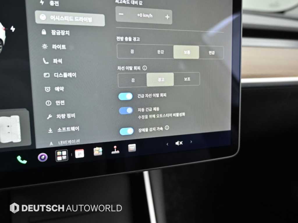 Tesla Model 3 — photo 17