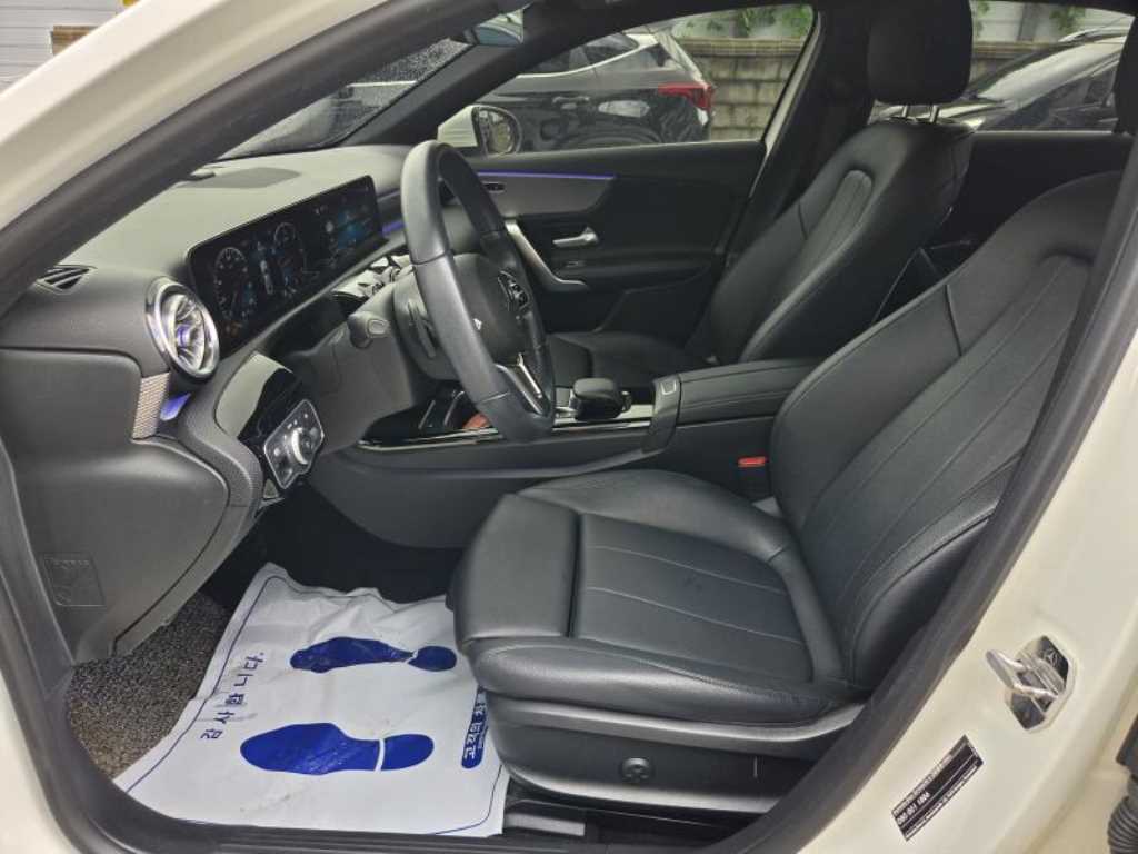 Mercedes-Benz A-Class — photo 05
