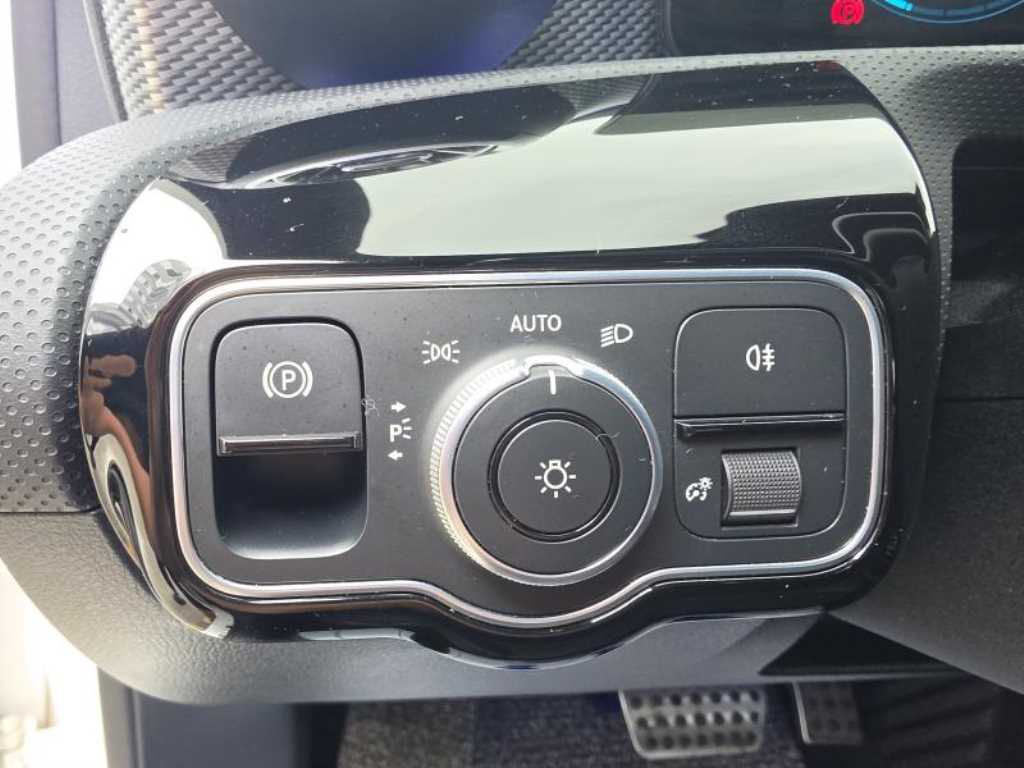 Mercedes-Benz A-Class — photo 12