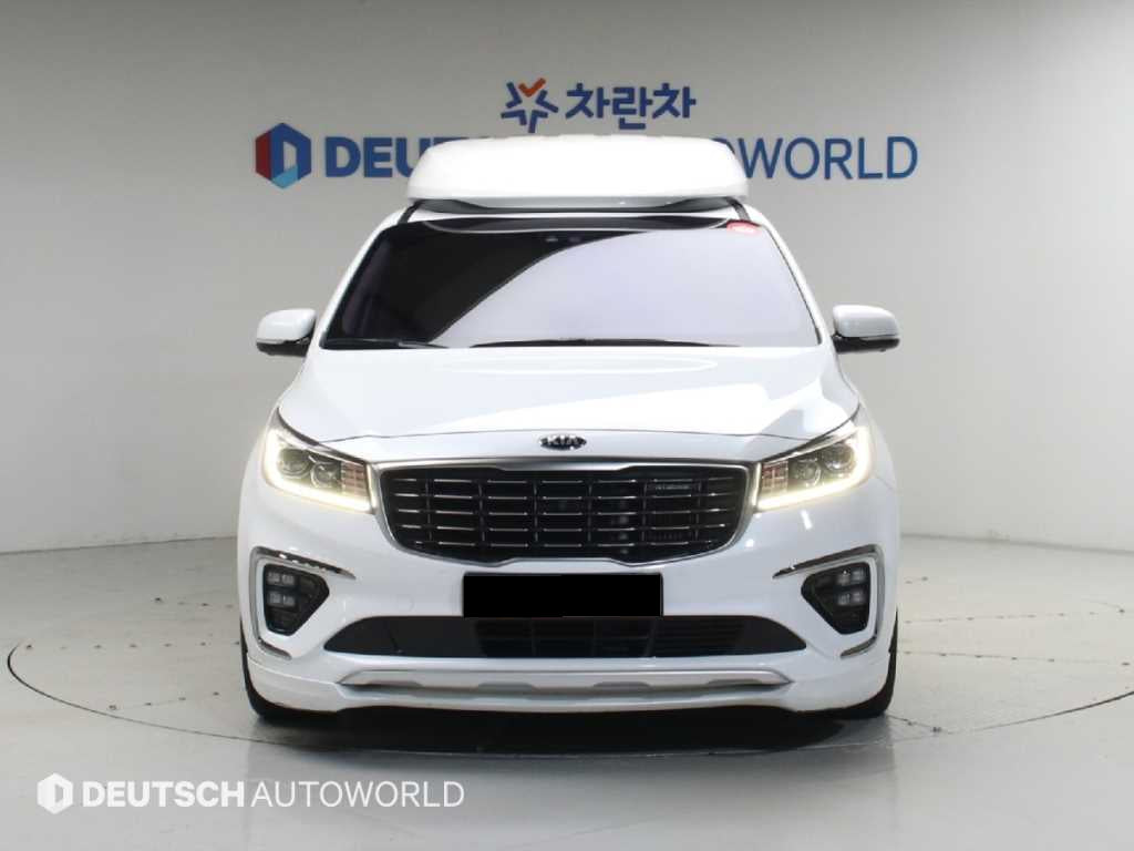Kia Carnival — photo 03