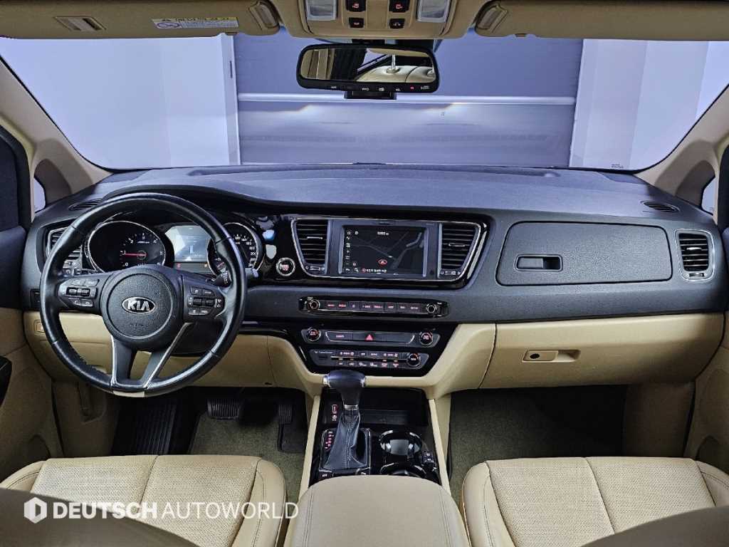 Kia Carnival — photo 07