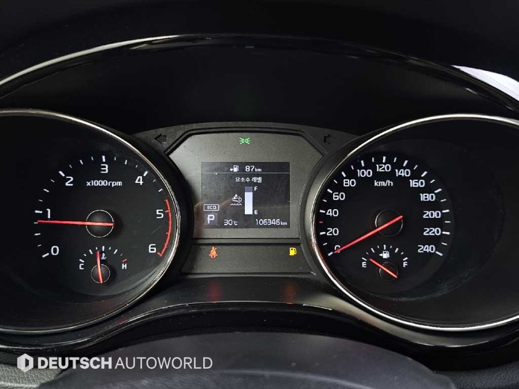 Kia Carnival — photo 08