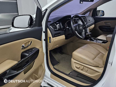 Kia Carnival — photo 11