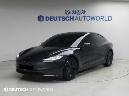 Tesla Model 3 — photo 01