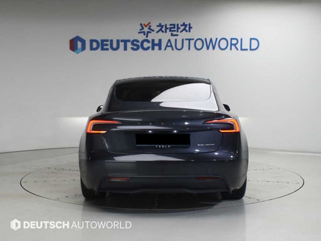Tesla Model 3 — photo 04