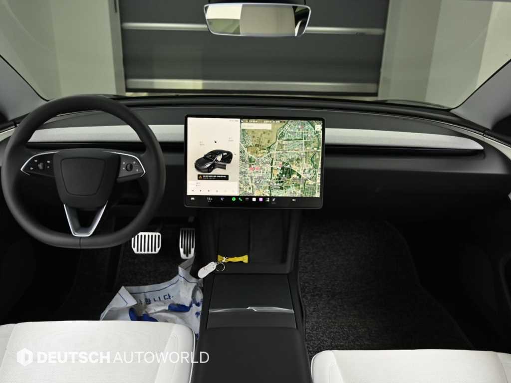 Tesla Model 3 — photo 07