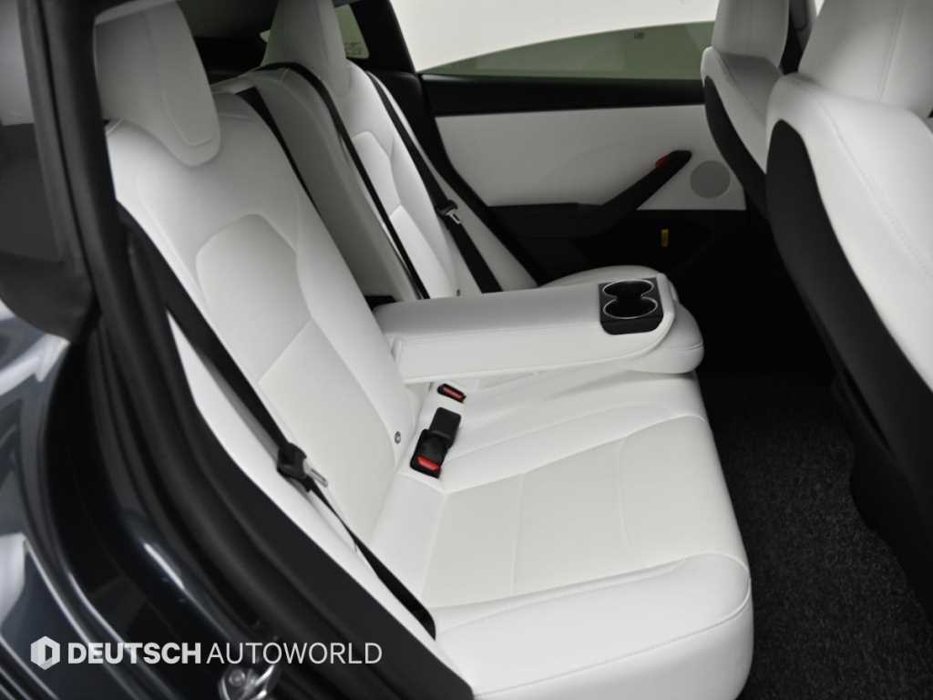 Tesla Model 3 — photo 12