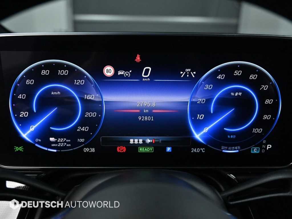 Mercedes-Benz EQS — photo 08