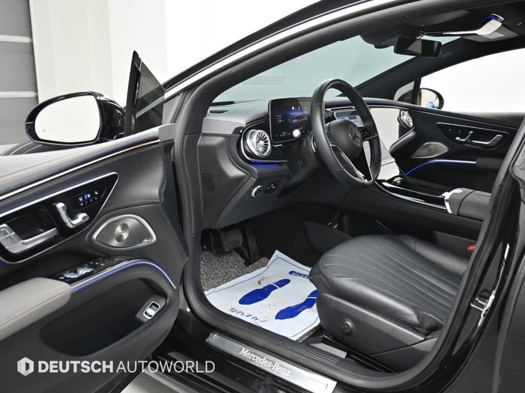 Mercedes-Benz EQS — photo 11