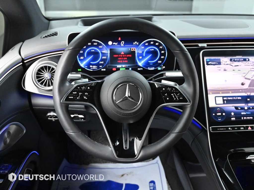 Mercedes-Benz EQS — photo 13