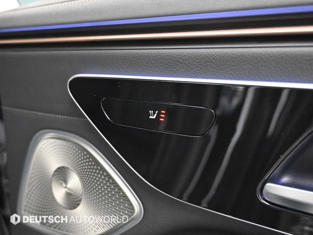 Mercedes-Benz EQS — photo 16